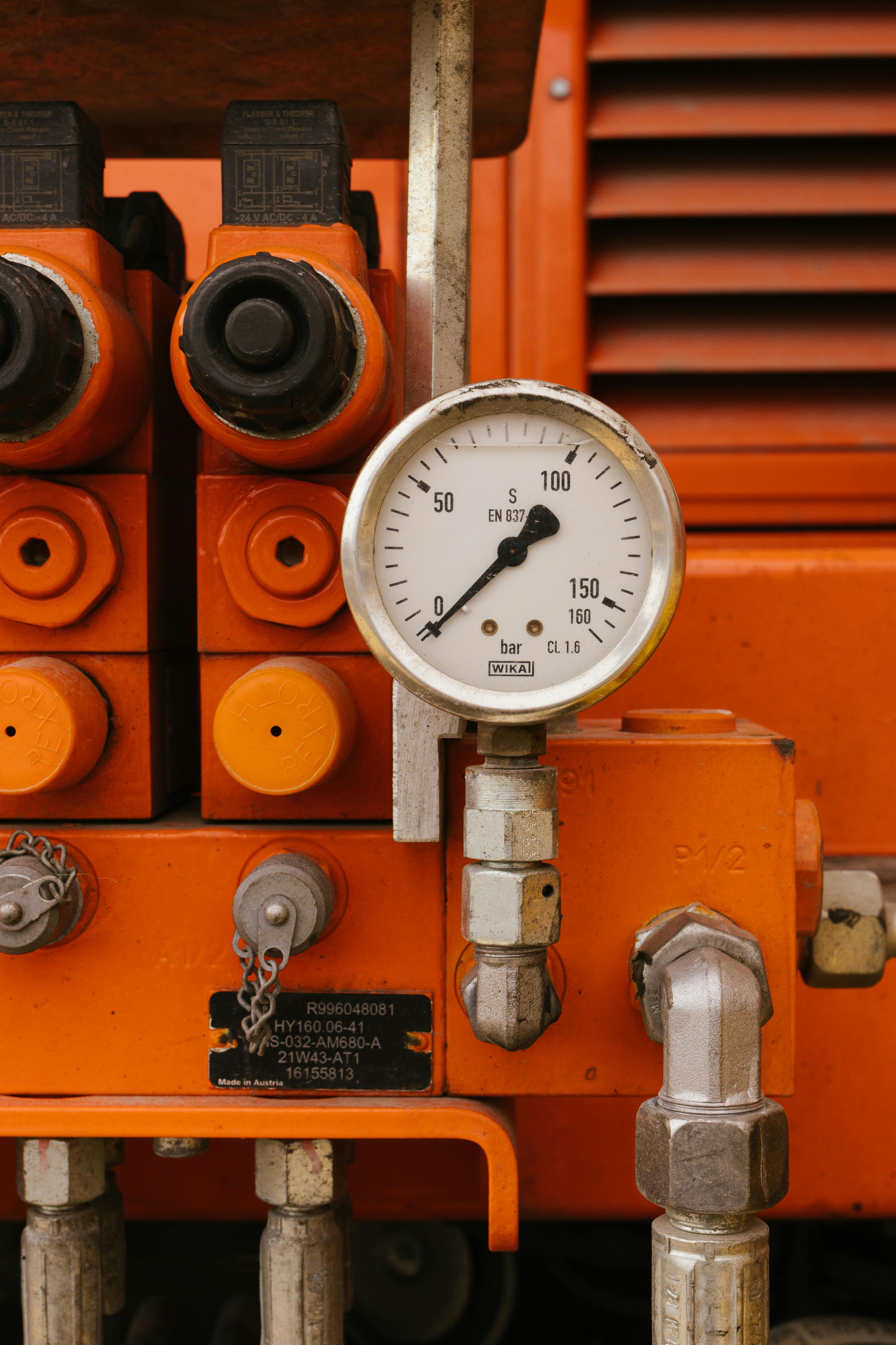 Pressure and flow monitoring